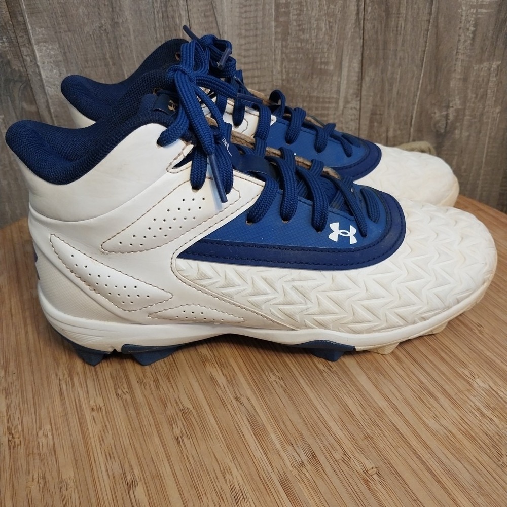Under Armour Leadoff Mid Cleats 3.5 youth Blue/ White Good Condition - Picture 5 of 14
